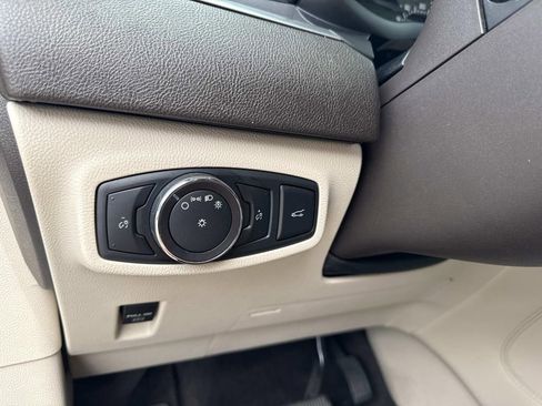 Used 2017 Lincoln MKC Premiere image 31