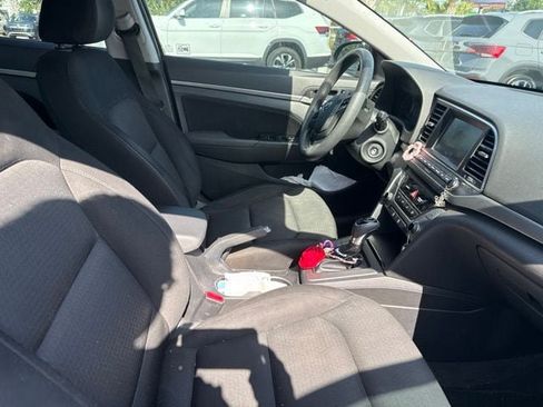 Used 2018 Hyundai Elantra SEL FWD image 13