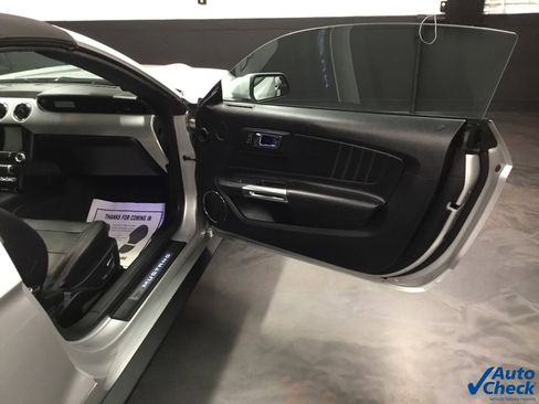 Used 2016 Ford Mustang Premium image 40