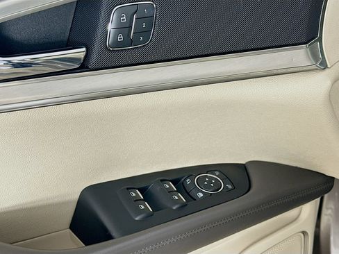 Used 2019 Lincoln Nautilus FWD image 17