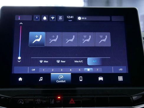 Used 2024 Jeep Compass Sport image 40