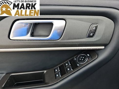Used 2025 Ford Explorer ST-Line w/ ST-Line Street Pack AWD/4WD image 22