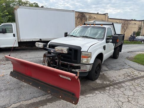Used 2010 Ford F250 XL AWD/4WD image 3
