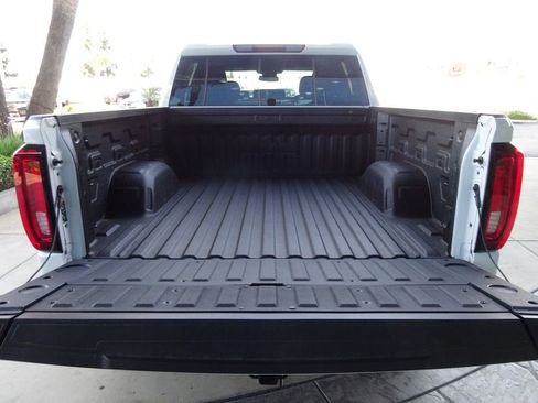 New 2026 GMC Sierra 1500 SLT w/ SLT Premium Package AWD/4WD image 8