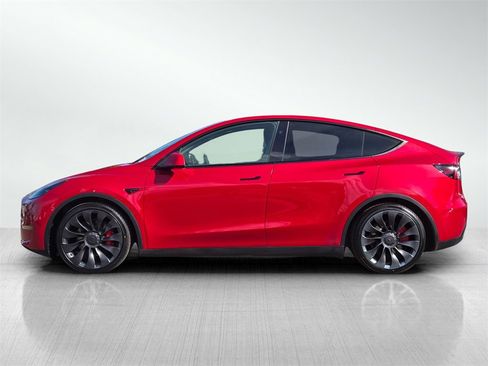 Used 2023 Tesla Model Y Performance image 7