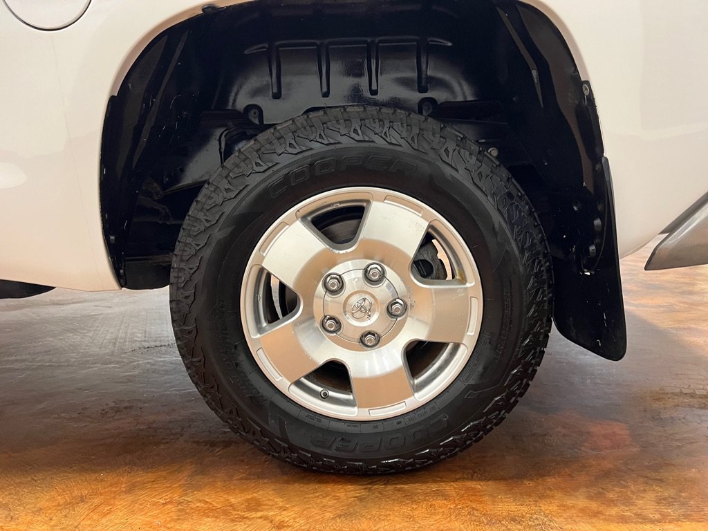 Used 2017 Toyota Tundra SR5 AWD/4WD image 11