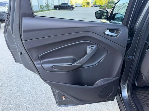 Used 2018 Ford Escape SE w/ SE Sync 3 Package AWD/4WD image 14