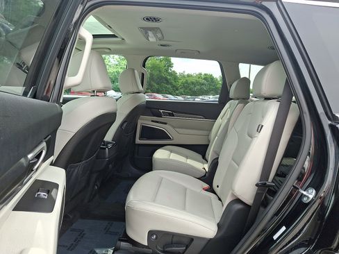 Certified 2025 Kia Telluride S AWD/4WD image 10