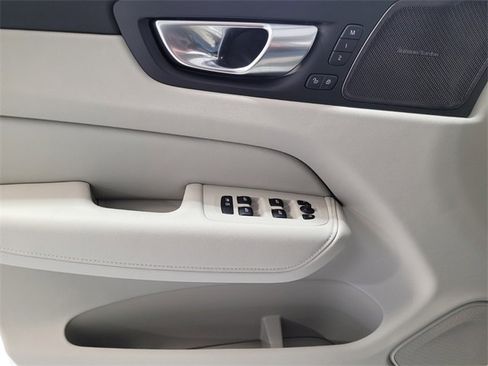 New 2026 Volvo XC60 T8 Ultra w/ Protection Package Premier image 22