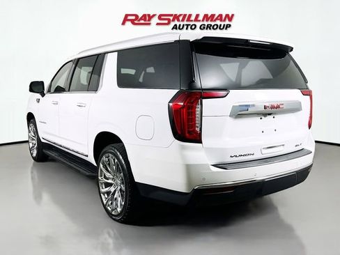 Used 2024 GMC Yukon XL SLT w/ SLT Luxury Package image 5