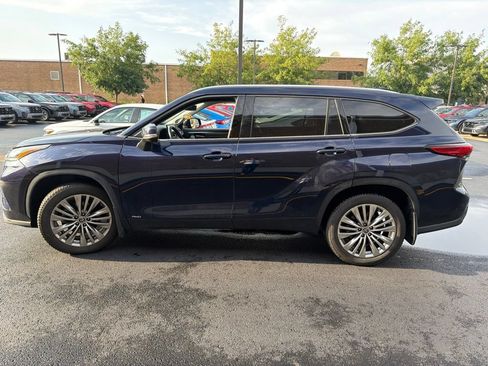 Used 2022 Toyota Highlander Platinum AWD/4WD image 11