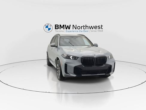 New 2026 BMW X5 xDrive40i w/ M Sport Package AWD/4WD image 7
