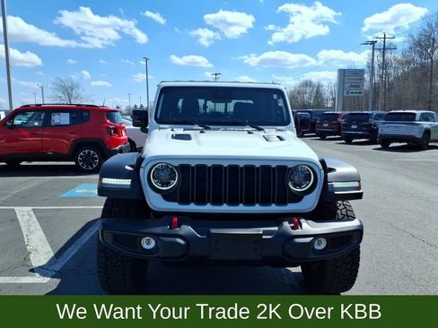 Used 2025 Jeep Gladiator Rubicon w/ Convenience Group image 3