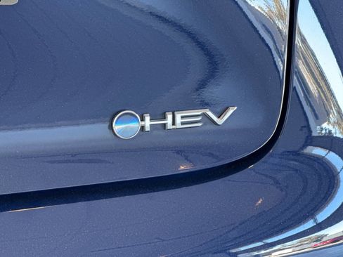 Used 2024 Toyota Prius XLE FWD image 27