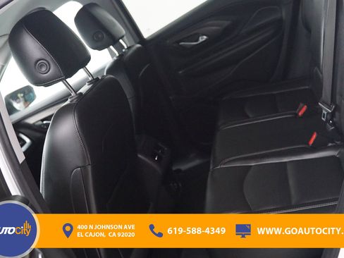 Used 2023 GMC Terrain SLT image 16