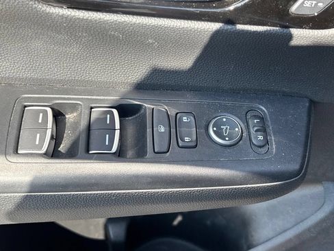 Used 2025 Honda CR-V EX-L image 8