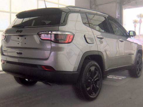 Used 2019 Jeep Compass Latitude AWD/4WD image 4