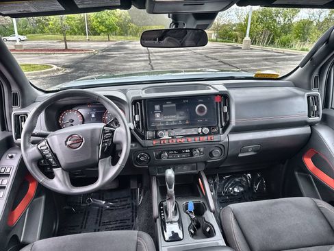 Used 2025 Nissan Frontier PRO-4X AWD/4WD image 13