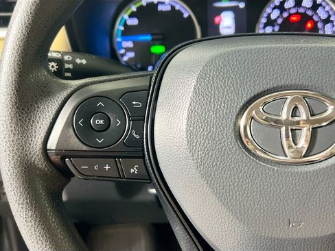Used 2019 Toyota RAV4 LE image 18