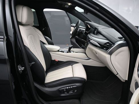 Used 2017 BMW X6 xDrive50i AWD/4WD image 16