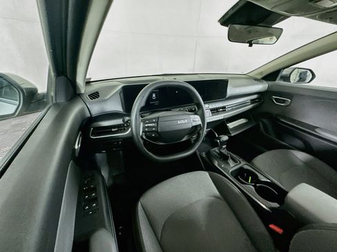 Used 2025 Kia K4 FWD image 18