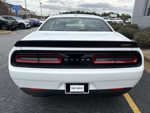 Used 2015 Dodge Challenger SRT Hellcat image 15