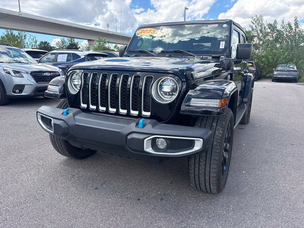 Used 2023 Jeep Wrangler Unlimited Sahara w/ Cold Weather Group AWD/4WD image 7