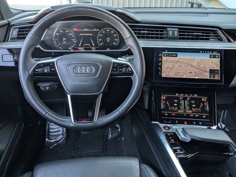 Used 2022 Audi e-tron S Premium Plus AWD/4WD image 8