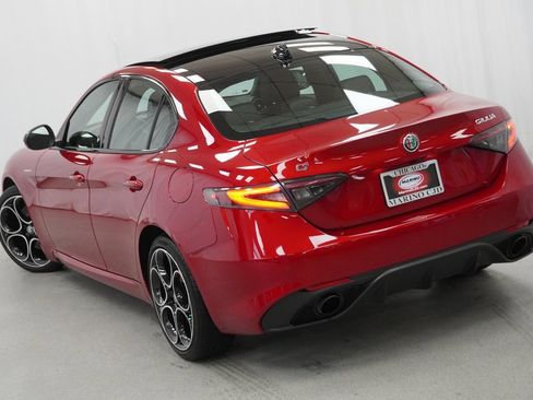 Used 2024 Alfa Romeo Giulia Veloce image 12