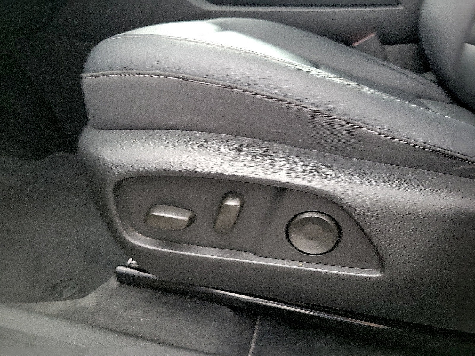 Used 2026 Chevrolet Equinox LT w/ Convenience Package II FWD image 12