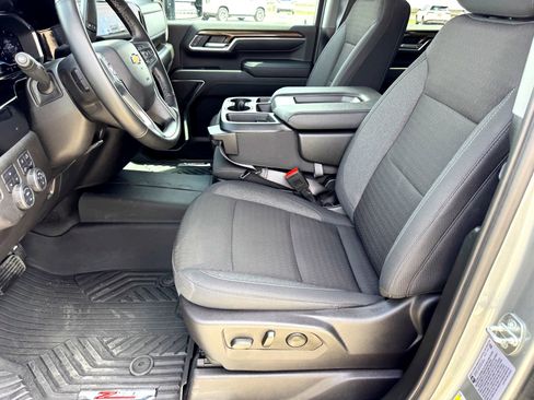 Used 2024 Chevrolet Silverado 2500 LT image 12