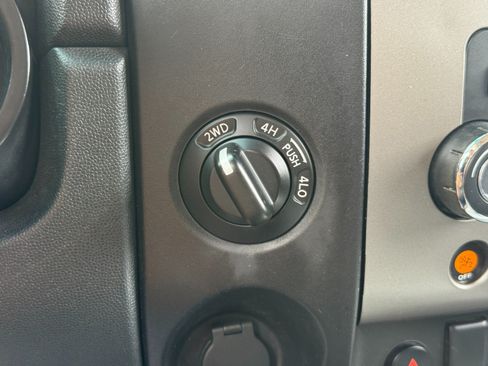 Used 2012 Nissan Titan SV w/ SV Value Truck Pkg AWD/4WD image 20