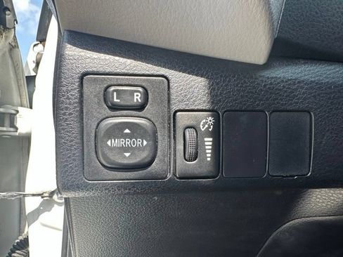 Used 2016 Toyota Corolla LE FWD image 21