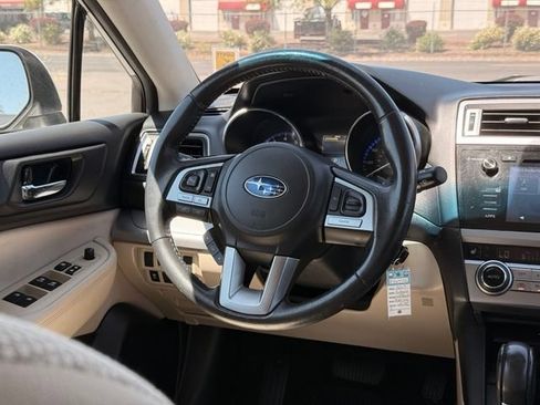Used 2017 Subaru Outback 2.5i Premium AWD/4WD image 20