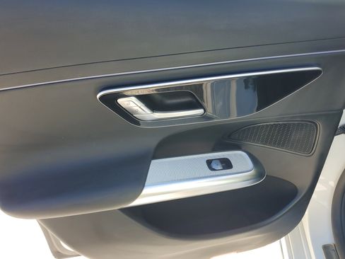 Used 2025 Mercedes-Benz E 350 Sedan image 13