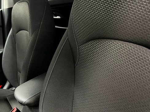 Used 2019 Hyundai Elantra GT FWD image 17