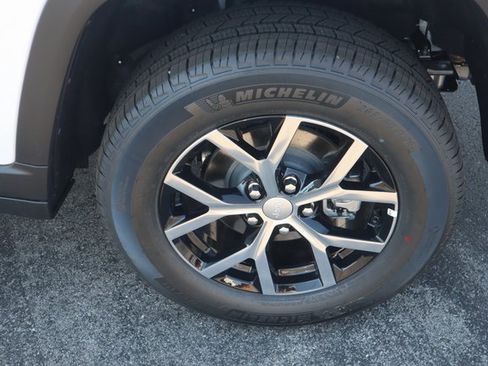 New 2025 Jeep Grand Cherokee Limited image 29