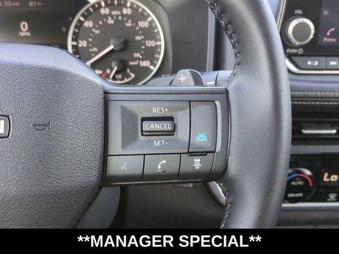 Used 2025 Nissan Rogue SV AWD/4WD image 23