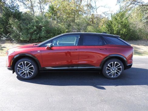 New 2026 Cadillac Optiq Sport 1 image 8