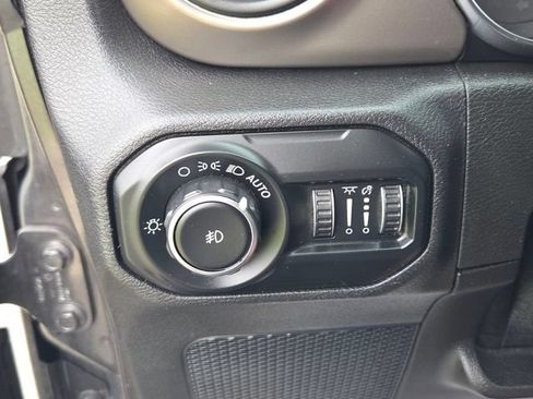 Used 2020 Jeep Wrangler Unlimited Sport AWD/4WD image 26