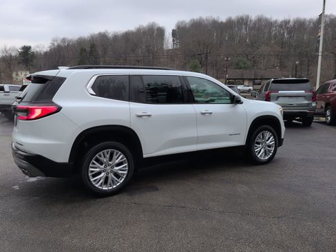 Used 2024 GMC Acadia Elevation image 5