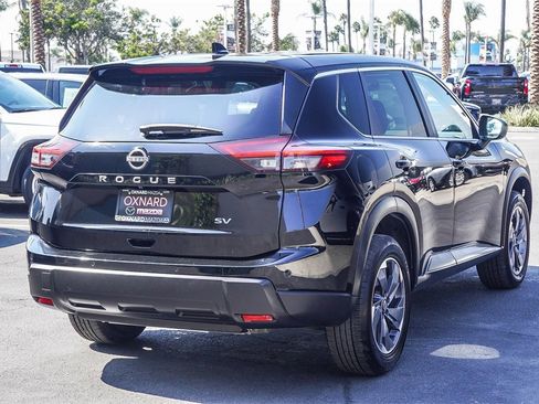 Used 2024 Nissan Rogue SV image 6