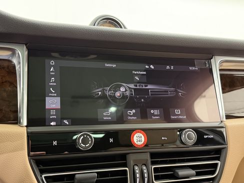 New 2026 Porsche Macan image 42