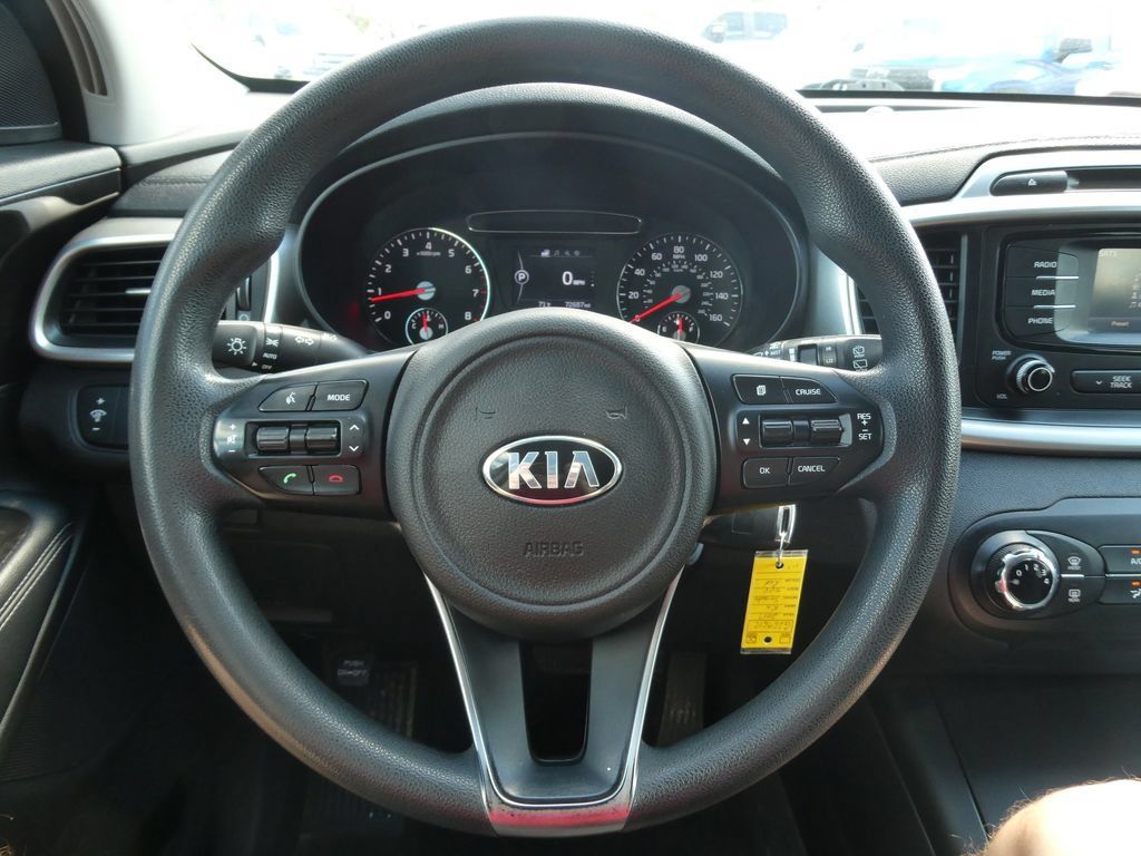 Used 2017 Kia Sorento AWD image 31
