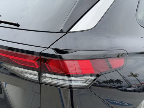 New 2026 Volkswagen Tiguan SE image 9