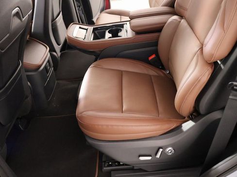 New 2026 Lincoln Navigator Reserve AWD/4WD image 13