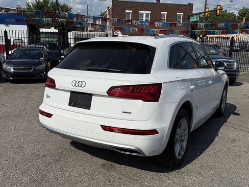 Used 2020 Audi Q5 2.0T Premium w/ Convenience Package AWD/4WD image 2