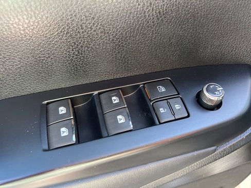 Used 2016 Toyota Highlander Limited image 26