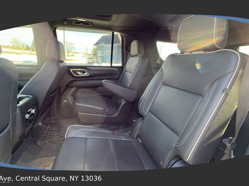 Used 2021 GMC Yukon XL SLT w/ SLT Luxury Plus Package image 33