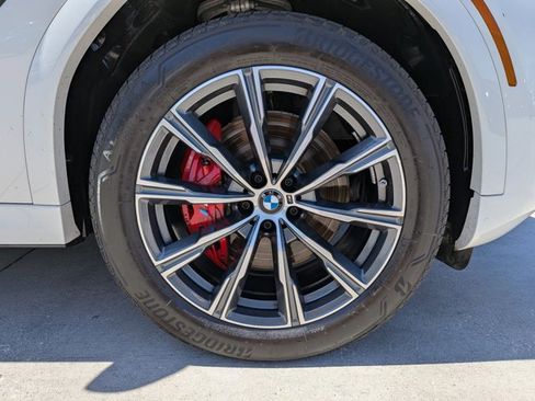 Used 2026 BMW X6 xDrive40i w/ Climate Comfort Package image 23